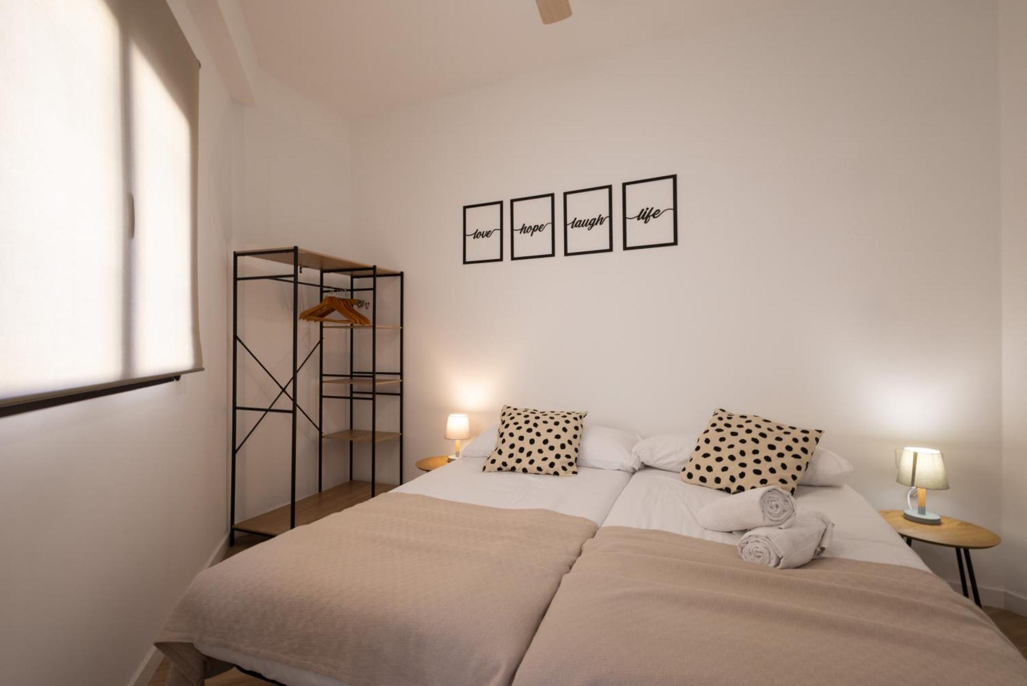 Cruz Cubierta Apartments فالنسيا المظهر الخارجي الصورة